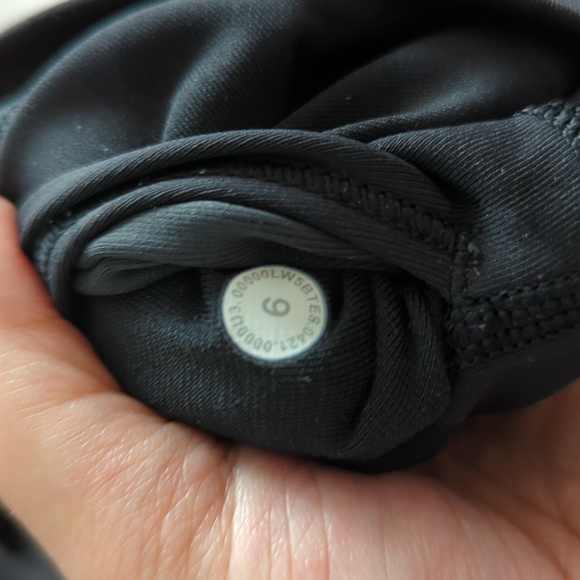 Lululemon size 6 Wunder under leggings 28" - Picture 2 of 3